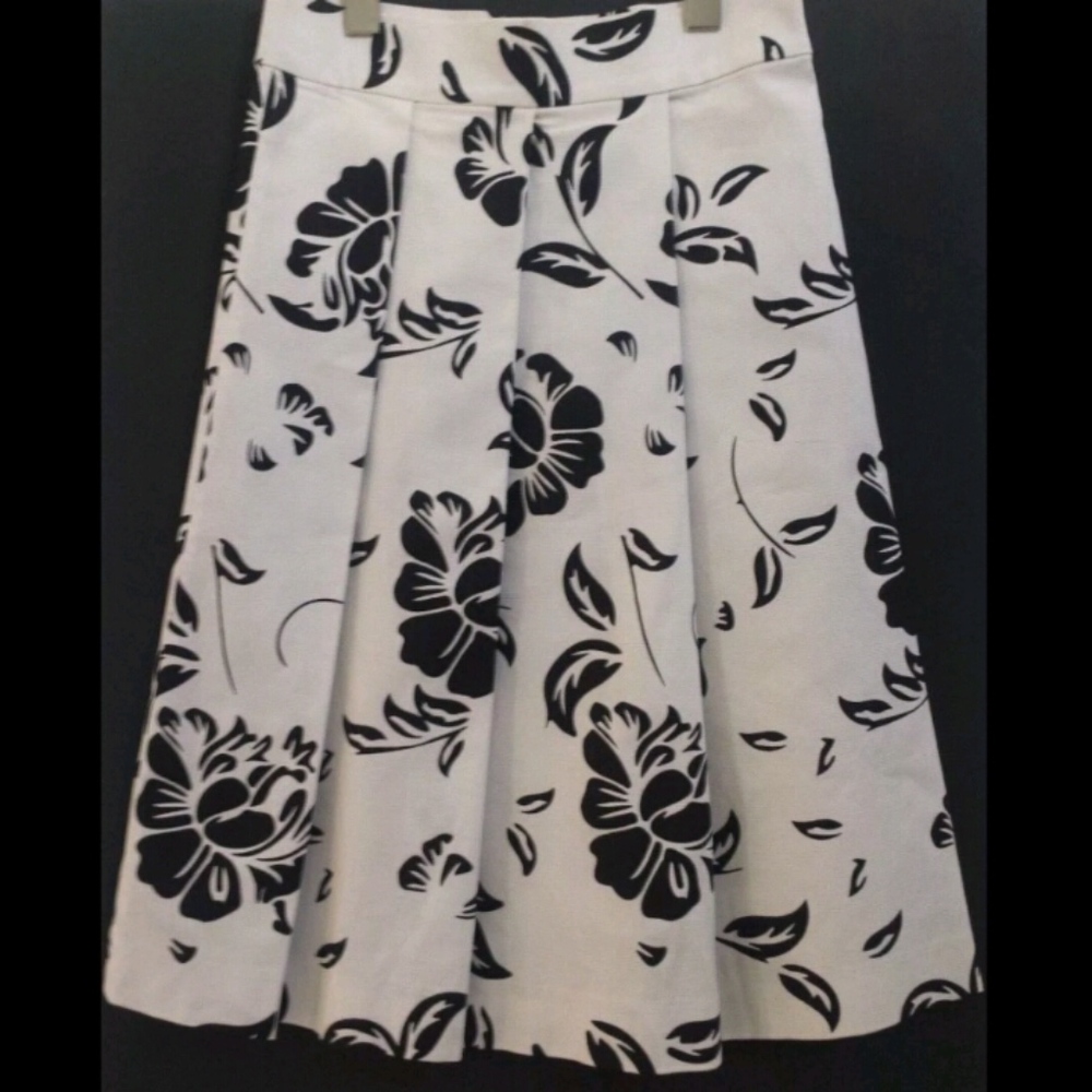 NWT Pleated Saturated Floral Print Birthday Statement Cheerleader Rockability XS
